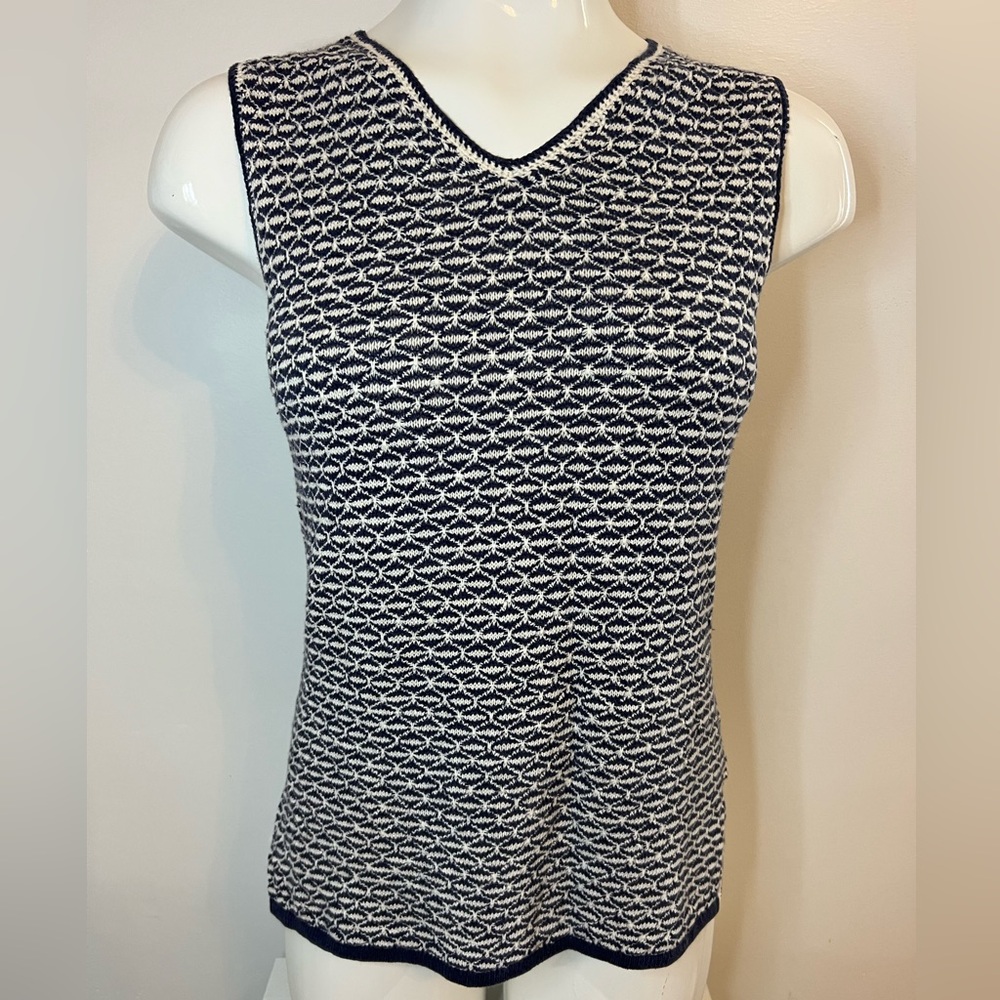 Women’s Sleeveless Knit Navy Blue and White Blouse by Espirit De Corp Size Small
